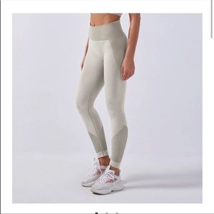Astoria activewear APEX leggings